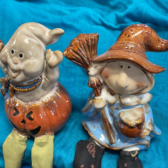 Seasonal Set of 2 Halloween Ceramic Shelf Sitter Figurines - Picture 2 of 7